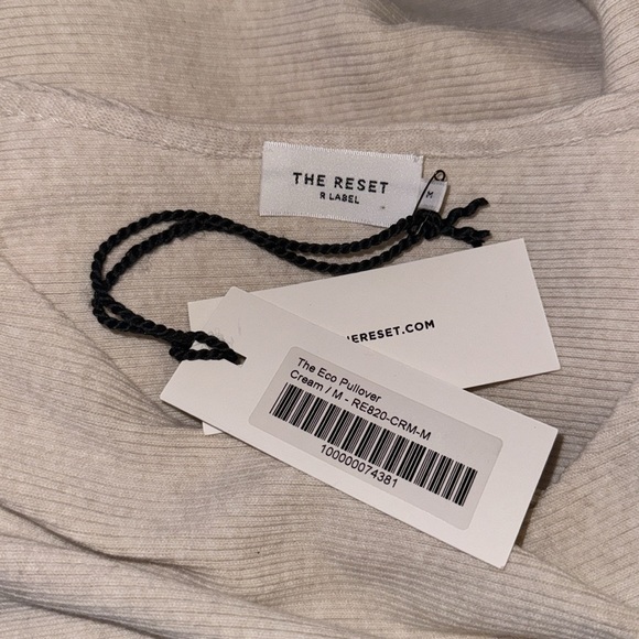 3/4 Sleeve Pullover Top - Picture 3 of 4